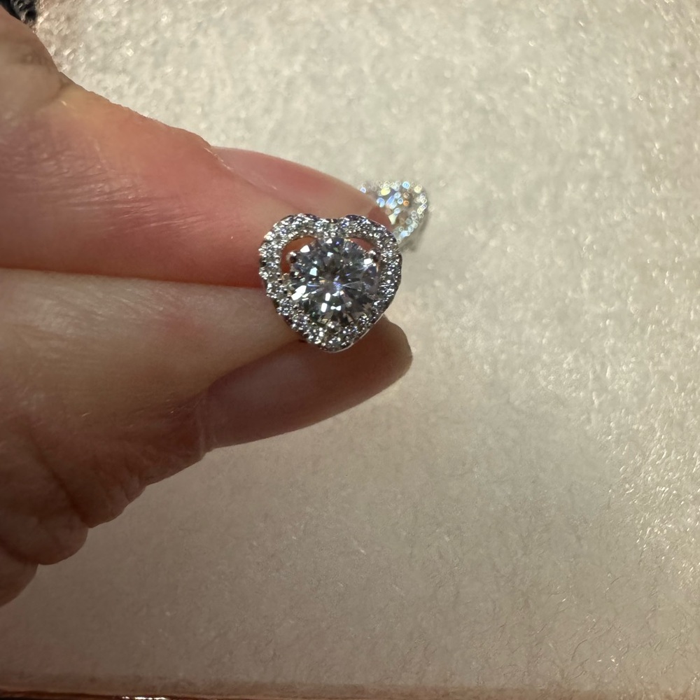 1 carat moissanite earrings